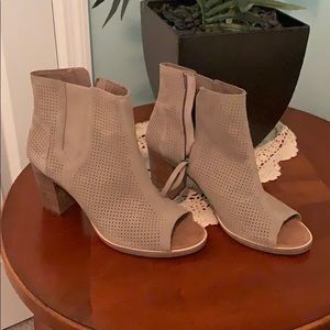 Toms open toe suede leather ankle boots size 11m